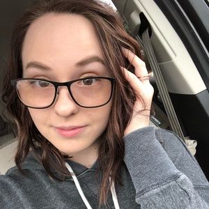 Meet your Posher, Carrie